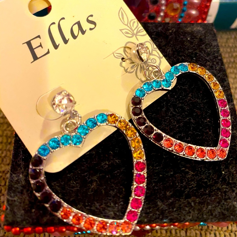Heart-shaped colorful rhinestone earrings.